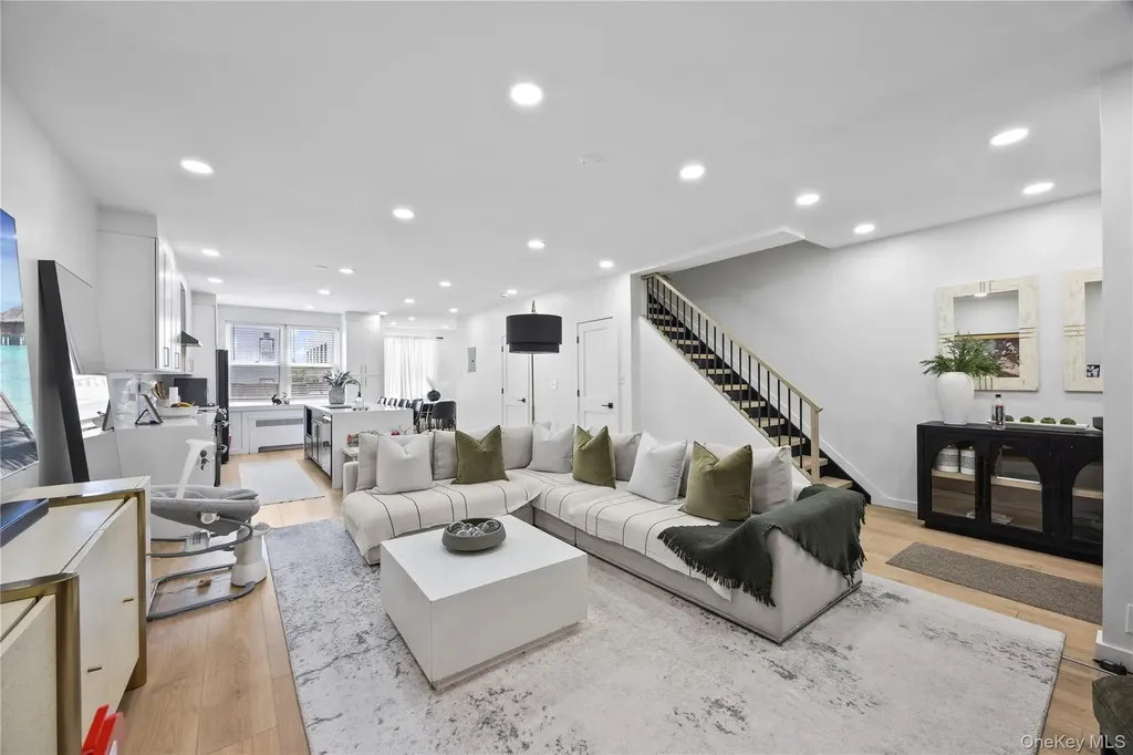 1518 Fielding Street Bronx NY 10469