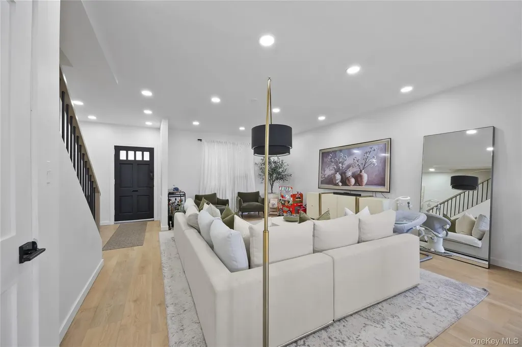 1518 Fielding Street Bronx NY 10469