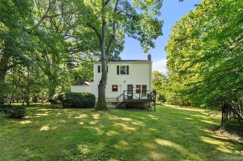 4 Pin Oak Lane White Plains NY 10606