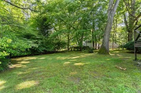 4 Pin Oak Lane White Plains NY 10606