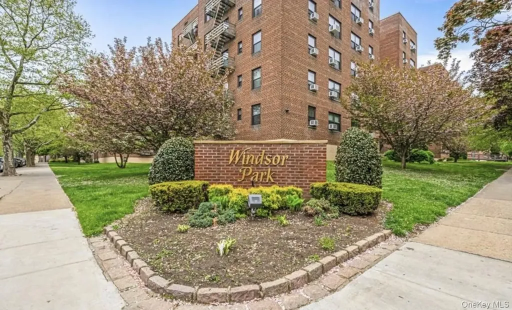 Oakland Gardens NY 11364