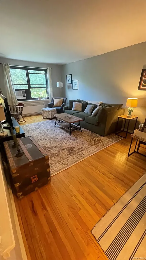 Oakland Gardens NY 11364