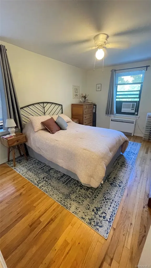 Oakland Gardens NY 11364