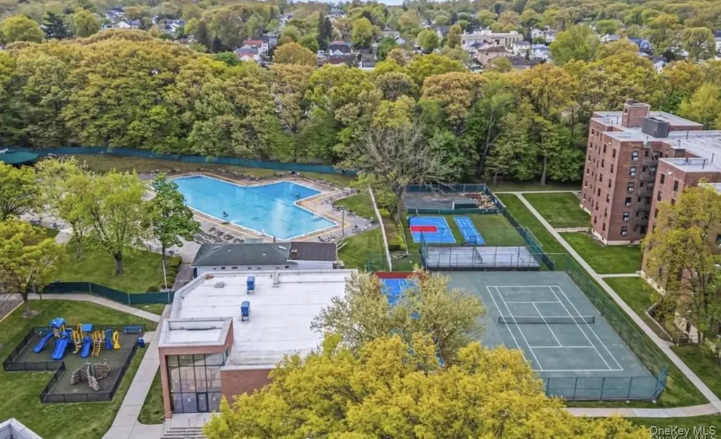 Oakland Gardens NY 11364