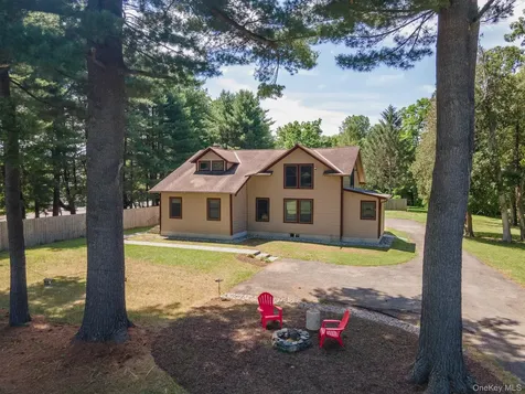 11 Kessler Drive Hyde Park NY 12538