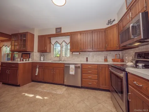 11 Kessler Drive Hyde Park NY 12538