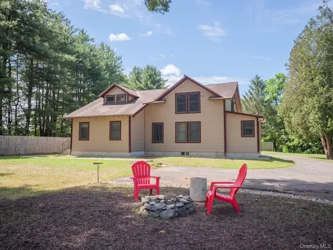 11 Kessler Drive Hyde Park NY 12538