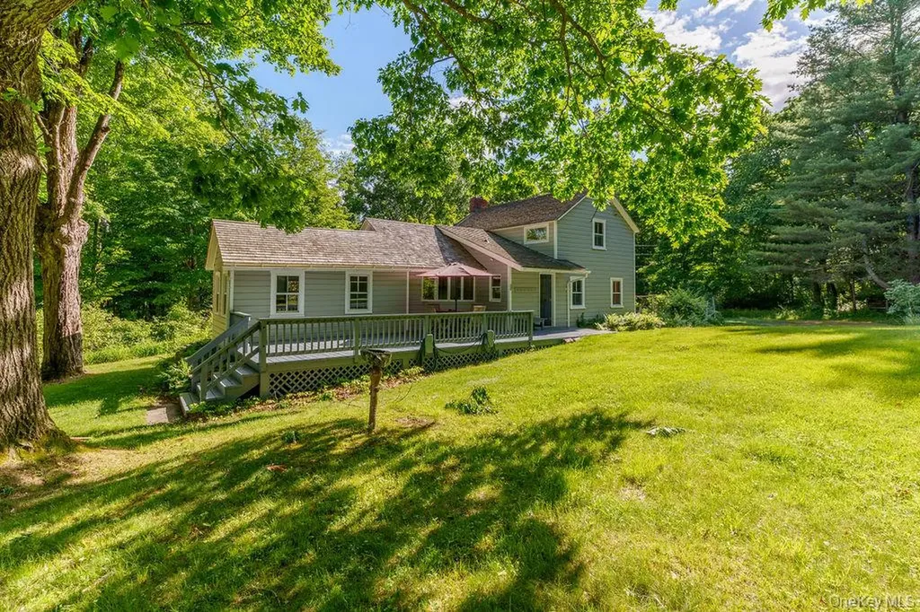 286 Manor Rock Road Craryville NY 12521