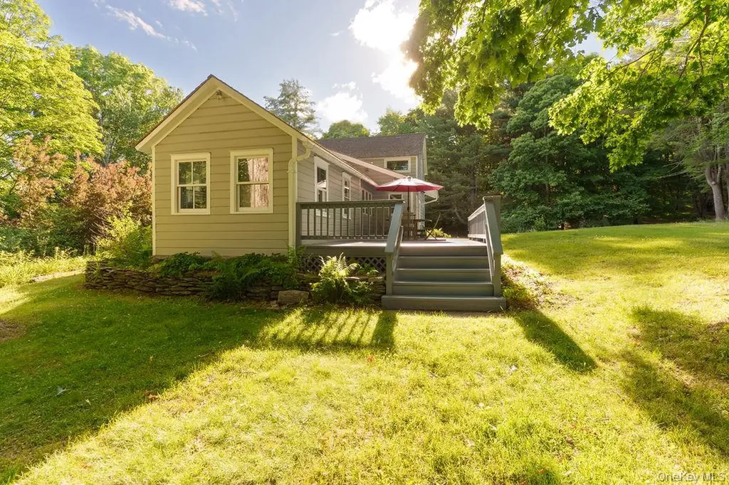 286 Manor Rock Road Craryville NY 12521