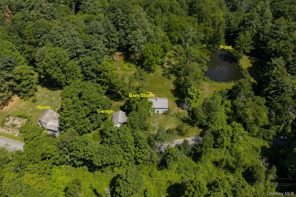 286 Manor Rock Road Craryville NY 12521