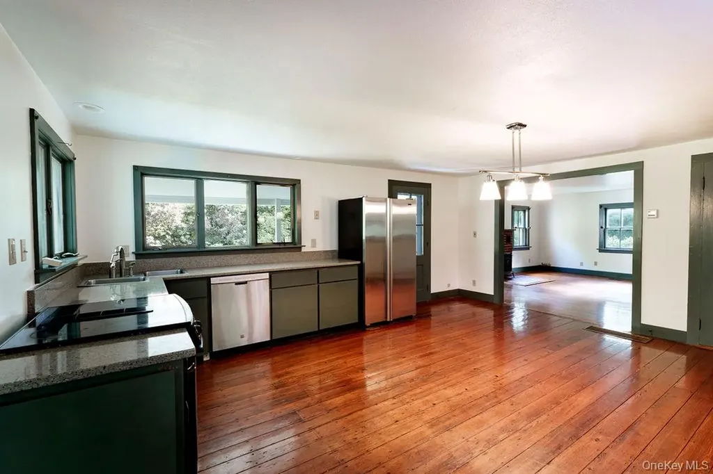 286 Manor Rock Road Craryville NY 12521