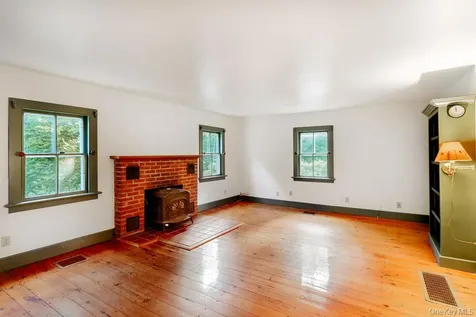 286 Manor Rock Road Craryville NY 12521