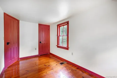 286 Manor Rock Road Craryville NY 12521