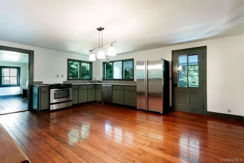 286 Manor Rock Road Craryville NY 12521