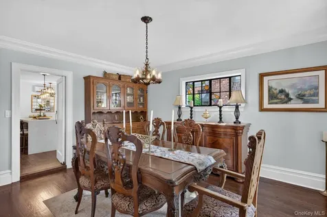 17 Hollywood Court Rockville Centre NY 11570