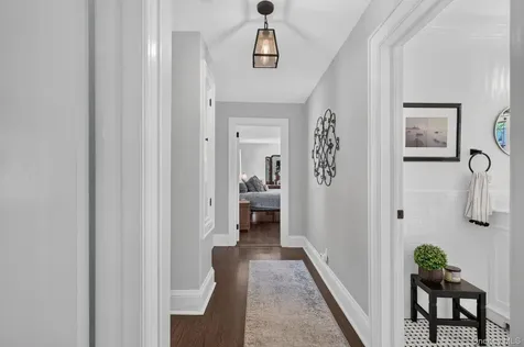17 Hollywood Court Rockville Centre NY 11570