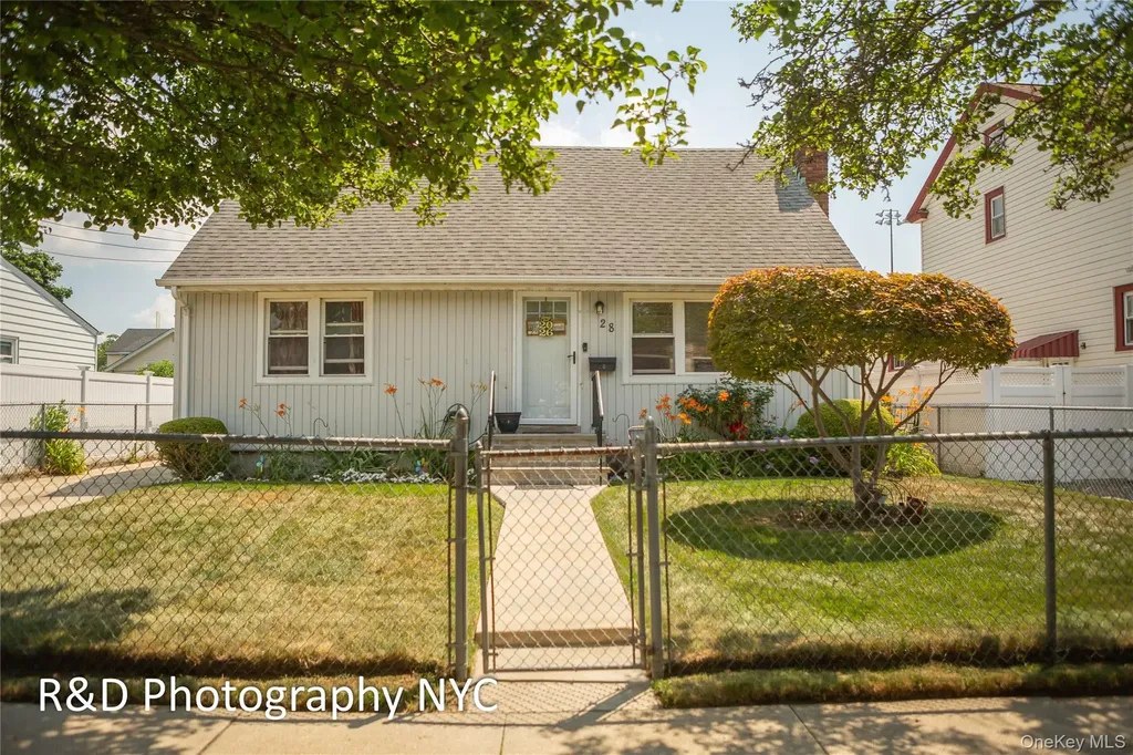 28 Harrison Avenue Freeport NY 11520