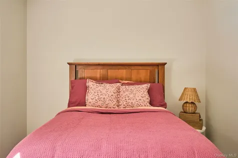 12 Ann Drive Rhinebeck NY 12572