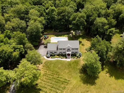 12 Ann Drive Rhinebeck NY 12572