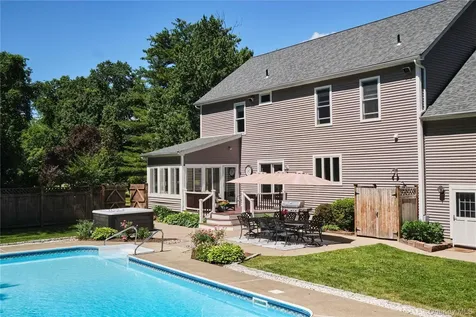 12 Ann Drive Rhinebeck NY 12572