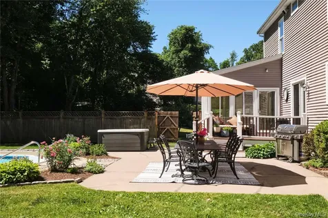 12 Ann Drive Rhinebeck NY 12572