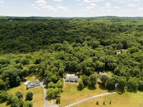 12 Ann Drive Rhinebeck NY 12572