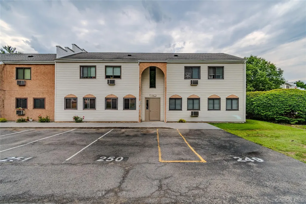 34 Scarborough Lane Wappingers Falls NY 12590