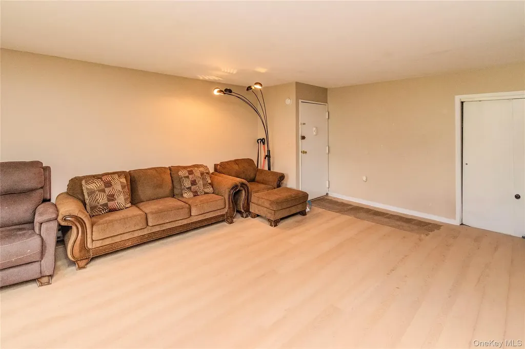 34 Scarborough Lane Wappingers Falls NY 12590