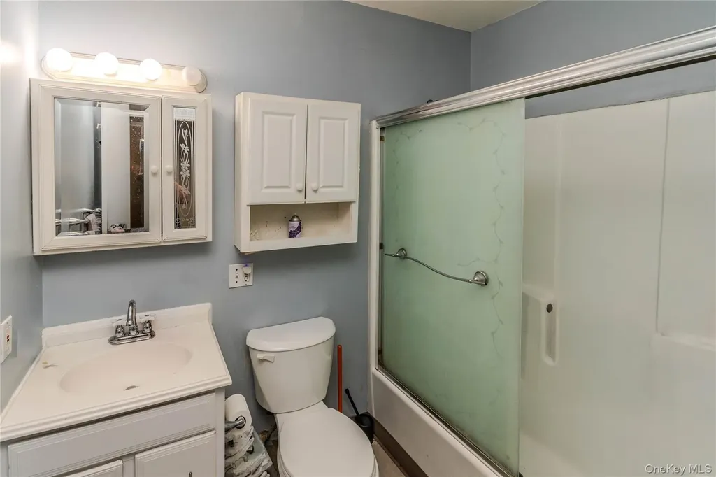34 Scarborough Lane Wappingers Falls NY 12590