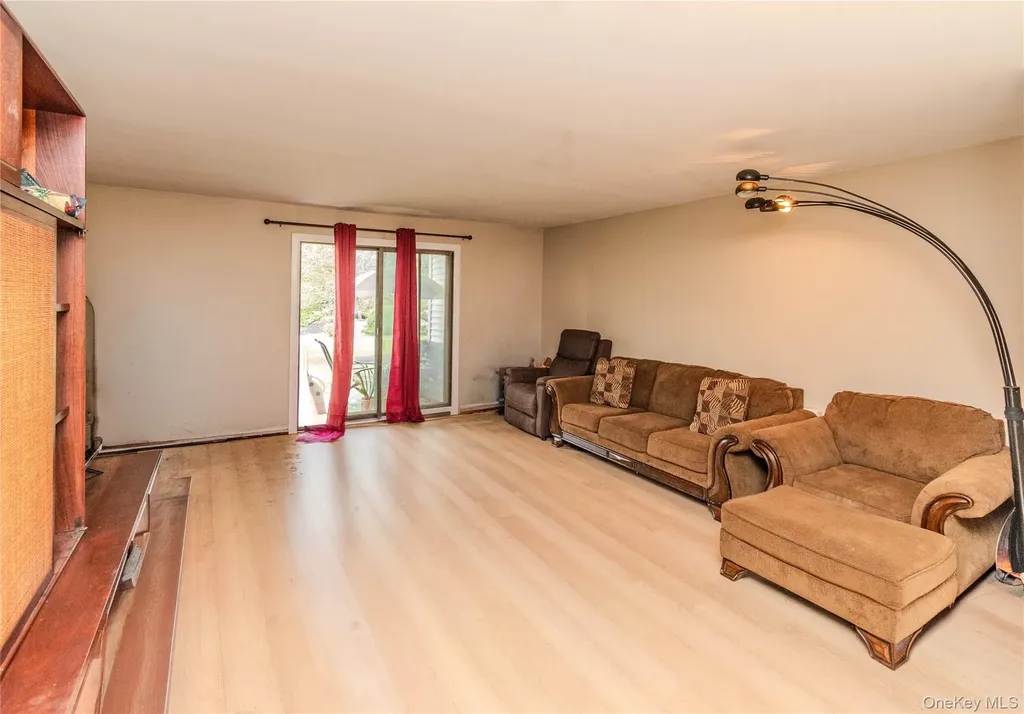 34 Scarborough Lane Wappingers Falls NY 12590