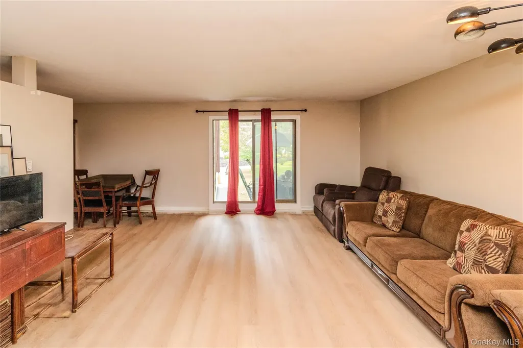 34 Scarborough Lane Wappingers Falls NY 12590