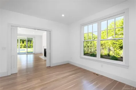 152 South Road Westhampton NY 11977