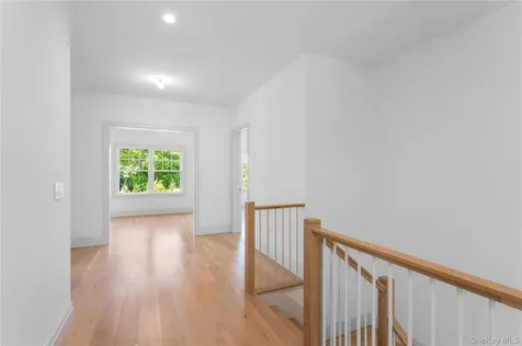 152 South Road Westhampton NY 11977