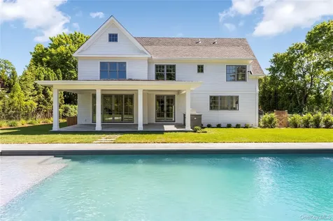 152 South Road Westhampton NY 11977