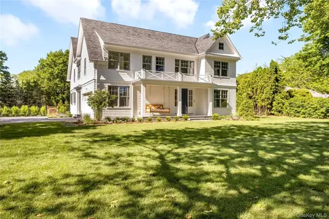 152 South Road Westhampton NY 11977