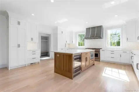 152 South Road Westhampton NY 11977