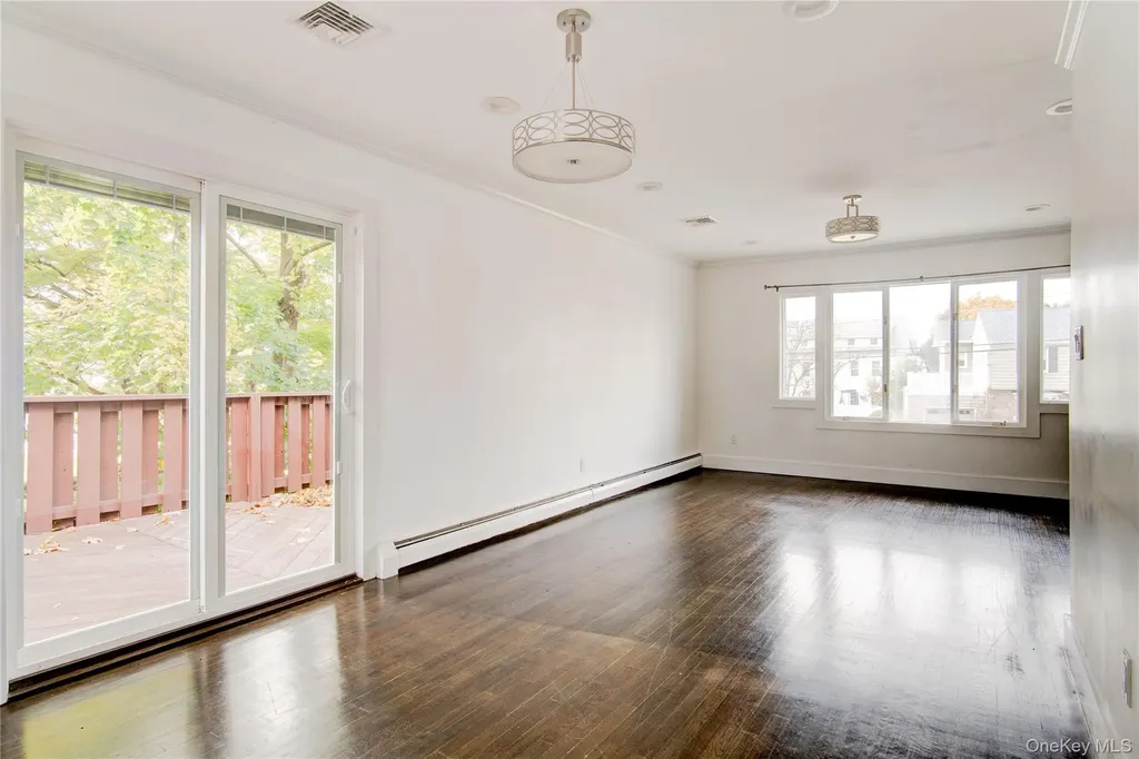 867 Bryant Street Woodmere NY 11598