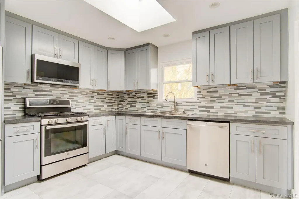 867 Bryant Street Woodmere NY 11598