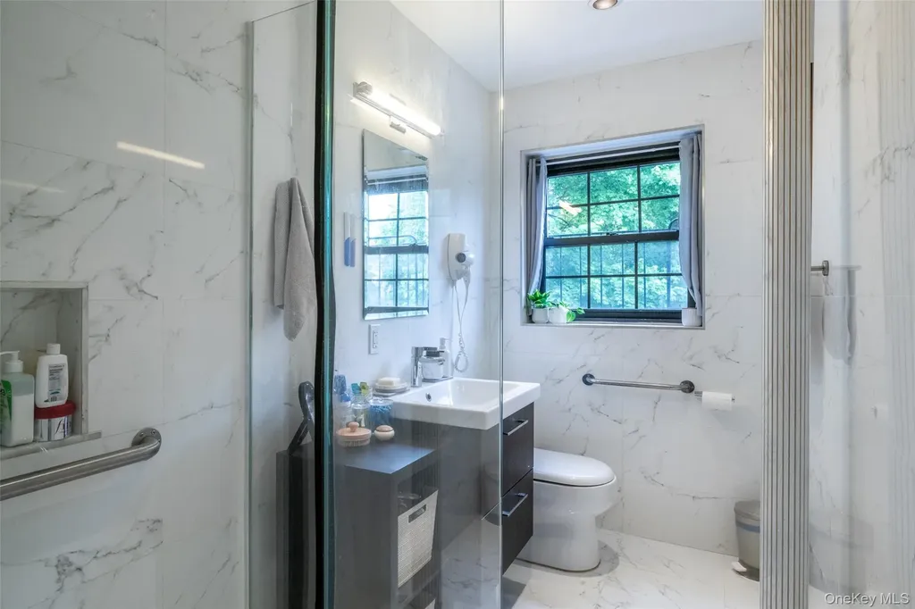 1456 Boston Post Road Larchmont NY 10538