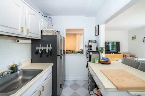 1456 Boston Post Road Larchmont NY 10538