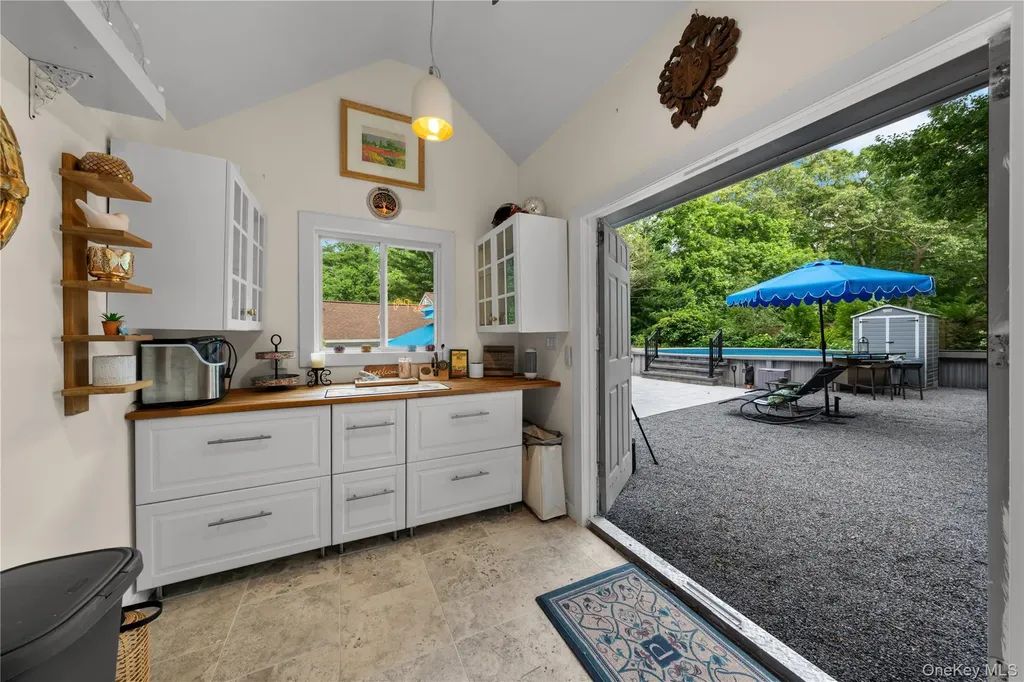 337 N Side Road Wading River NY 11792