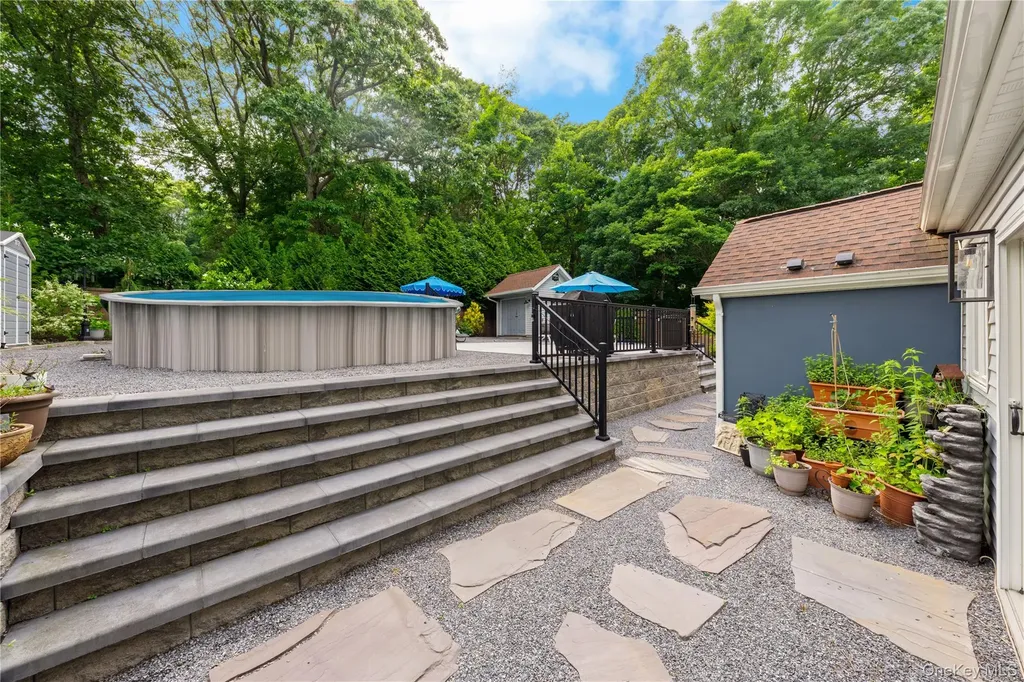 337 N Side Road Wading River NY 11792
