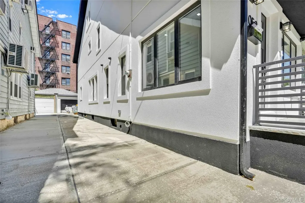 1050 E 31st Street Brooklyn NY 11210