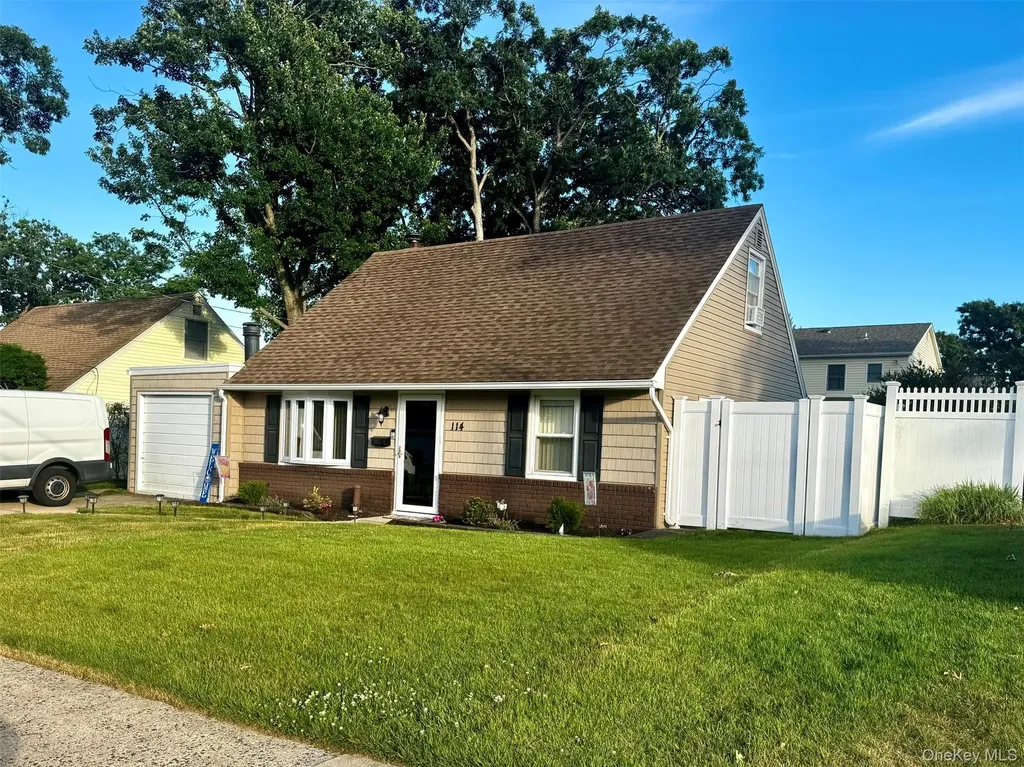 114 Boston Avenue Massapequa NY 11758