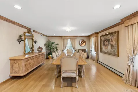 2 Greenwood Lane Woodbury NY 11797