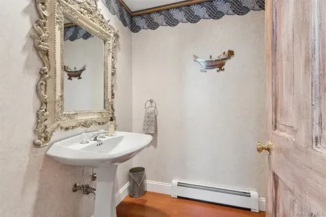 2 Greenwood Lane Woodbury NY 11797
