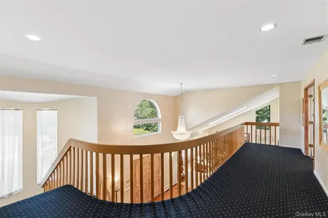 2 Greenwood Lane Woodbury NY 11797