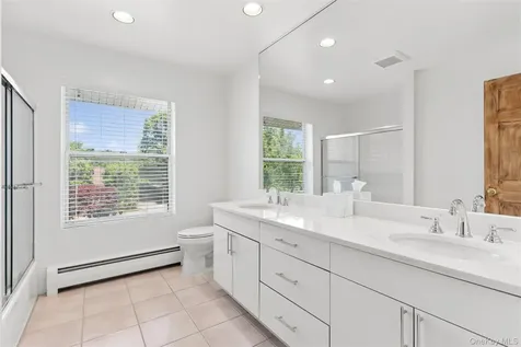2 Greenwood Lane Woodbury NY 11797
