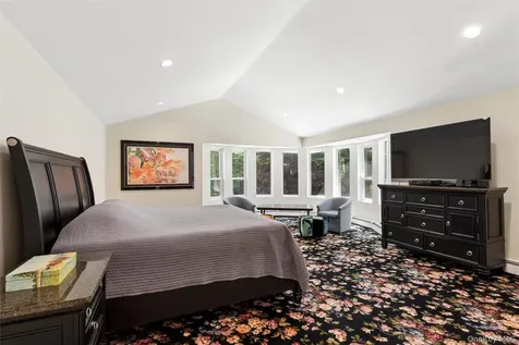 2 Greenwood Lane Woodbury NY 11797