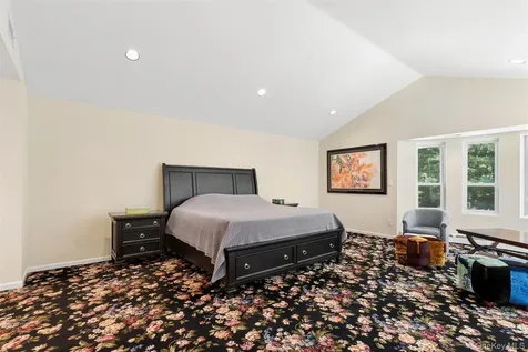 2 Greenwood Lane Woodbury NY 11797